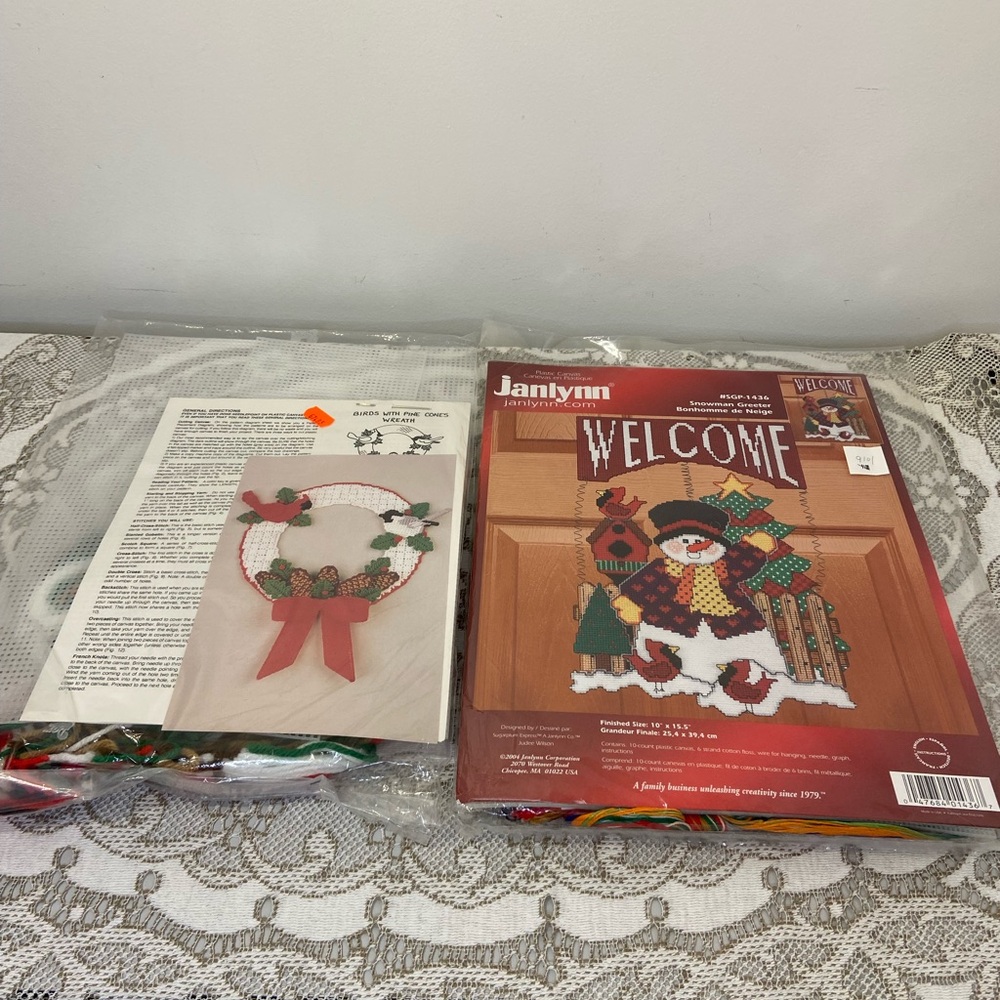 ✨3 for $20✨ Lot of 2 Christmas Craft Kits
